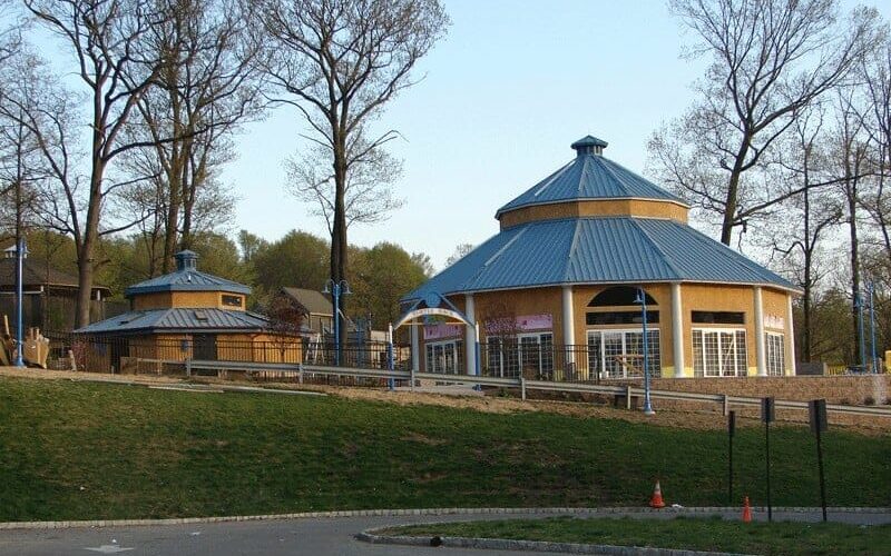 Matching Buildings in Theme Park