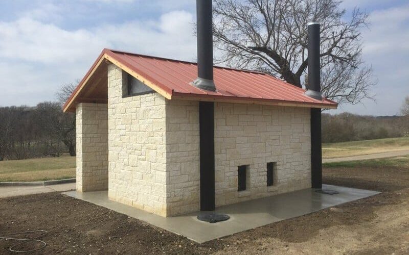 Waterless Restroom on Golf Course without Need for Plumbing