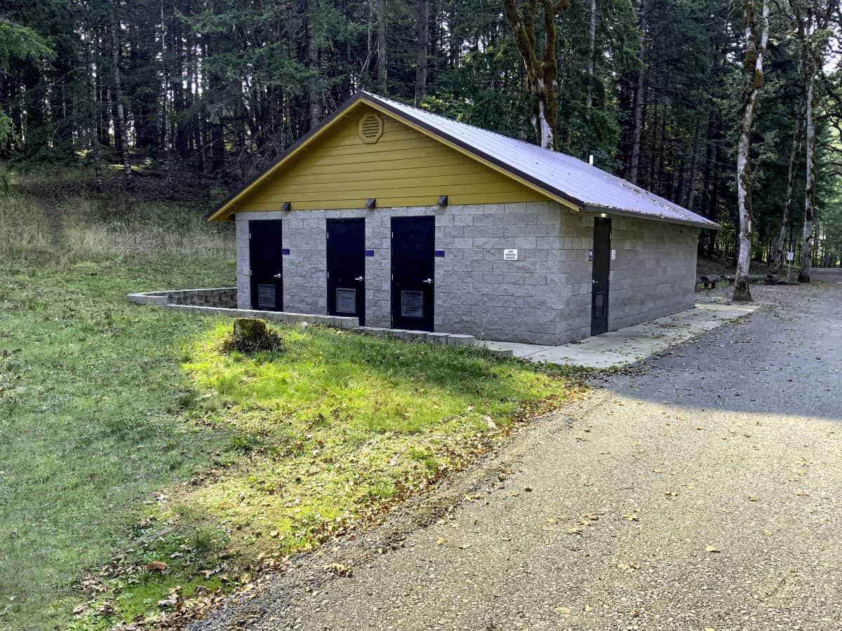 model-2072-restroom-shower-facility-accessible Medium Shower Facility with Multi-User Restrooms at Campground