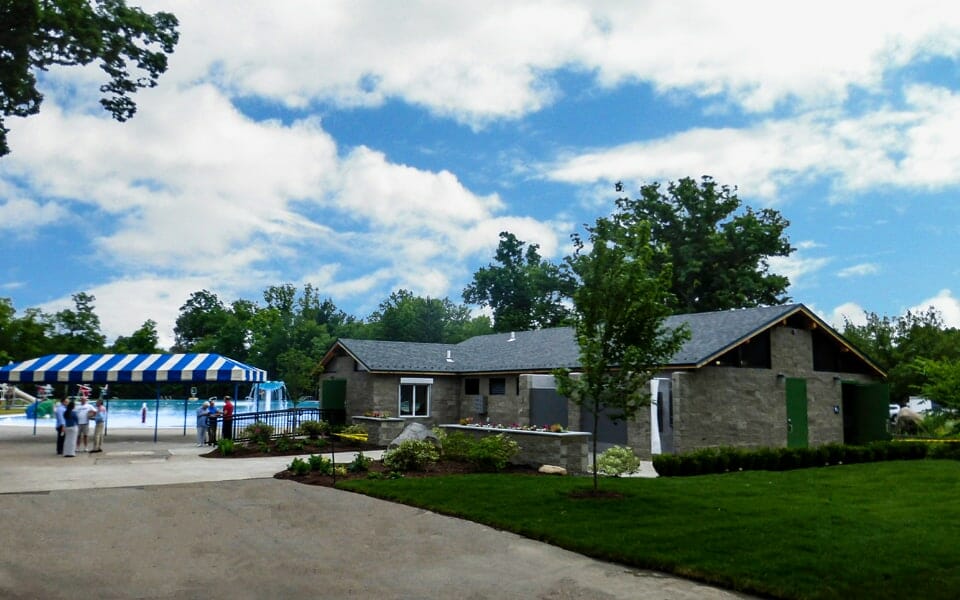 Aquatic Building for Public Pool and Playground