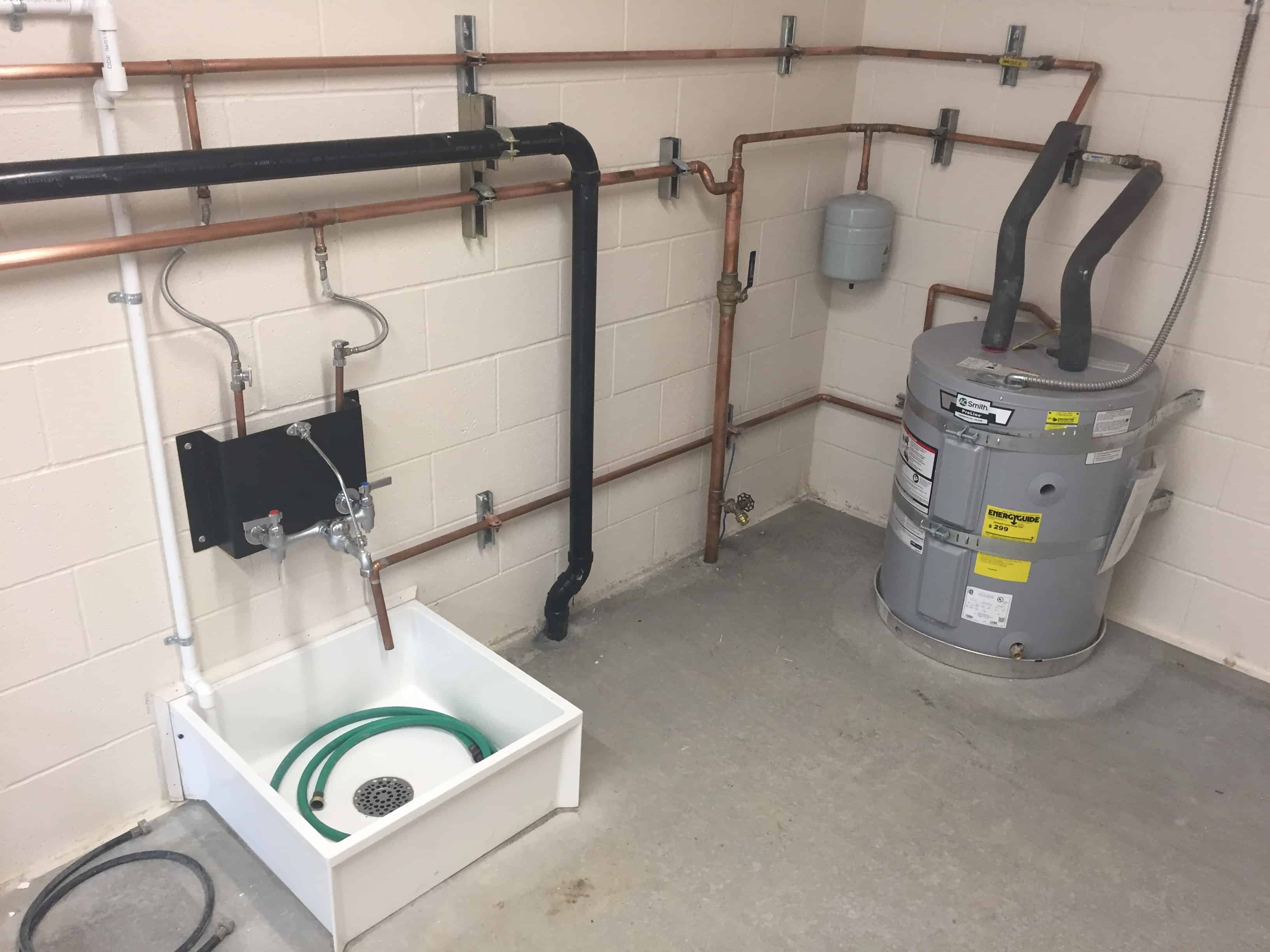 large-public-resstrom-with-private-showers-building