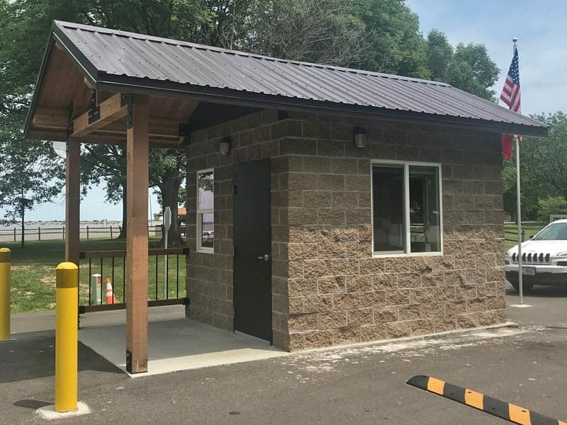 gatehouse-and-staff-office-building-at-park-entrance