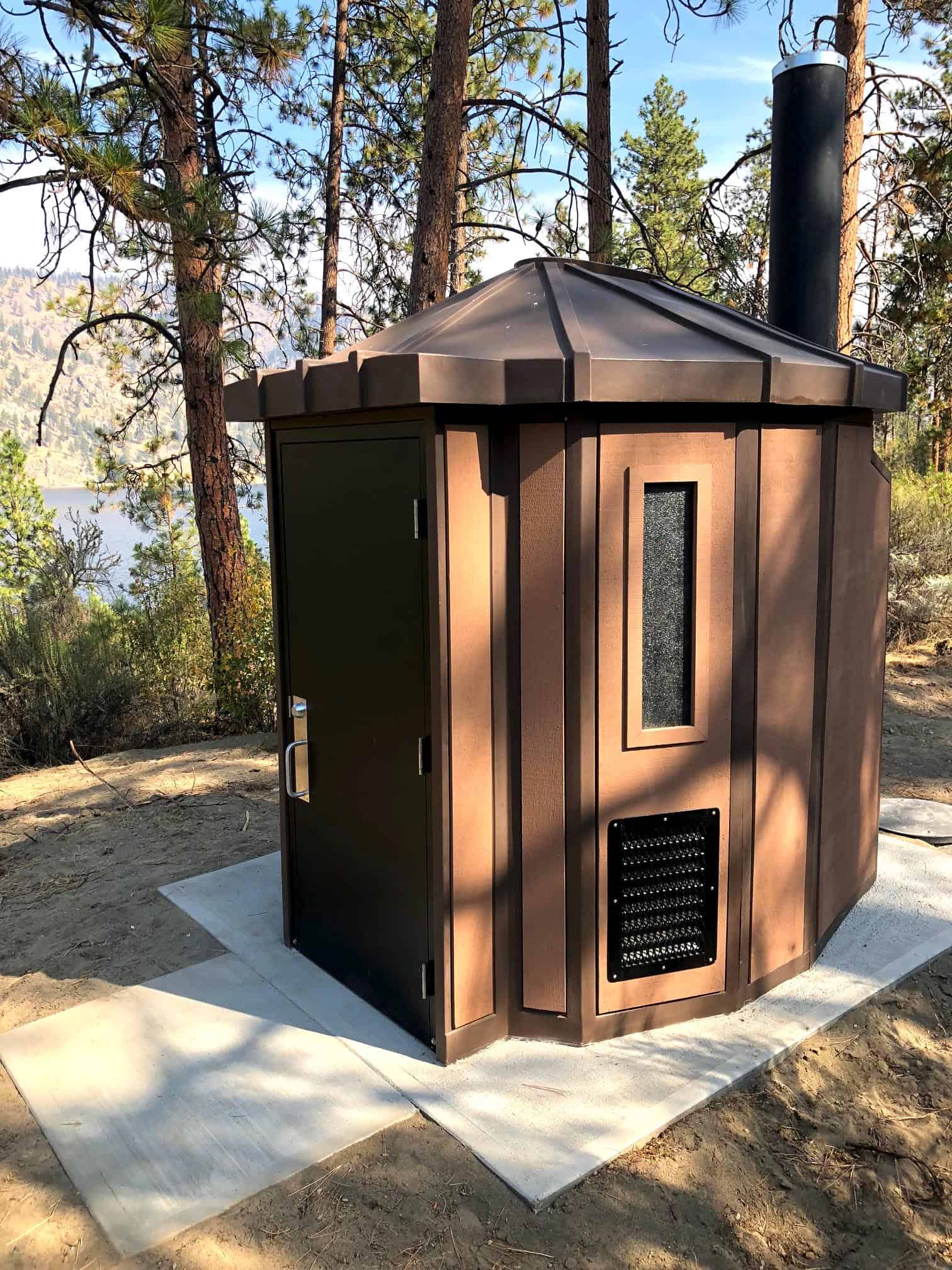 waterless restroom in prefabricated plastic