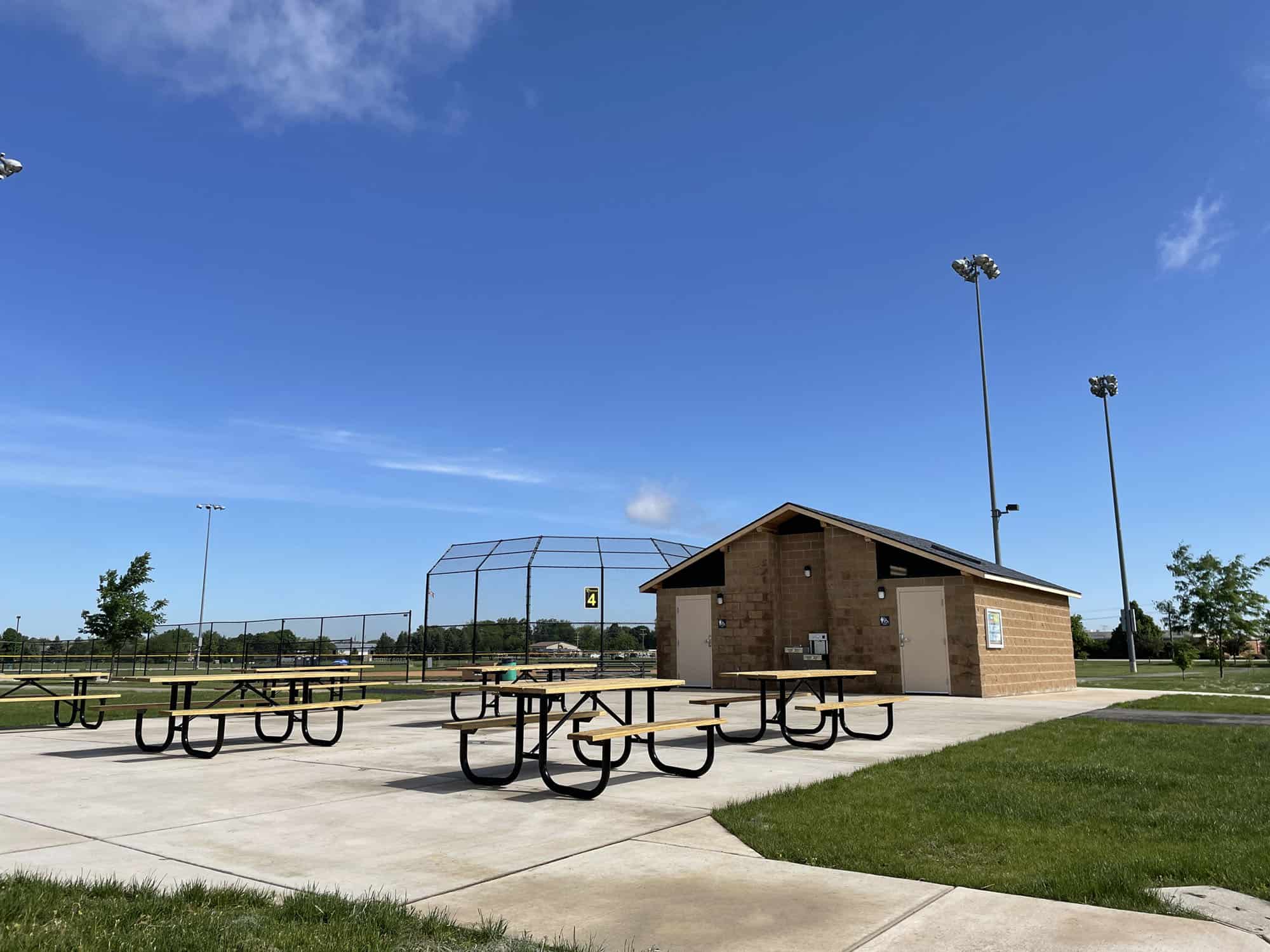 illinois sports park with clean bathrooms and picnic area