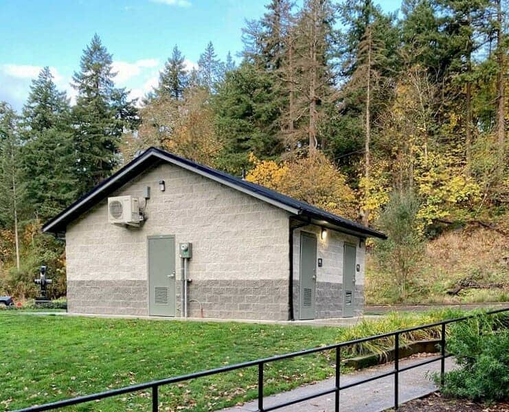 Restroom with Air Conditioning System