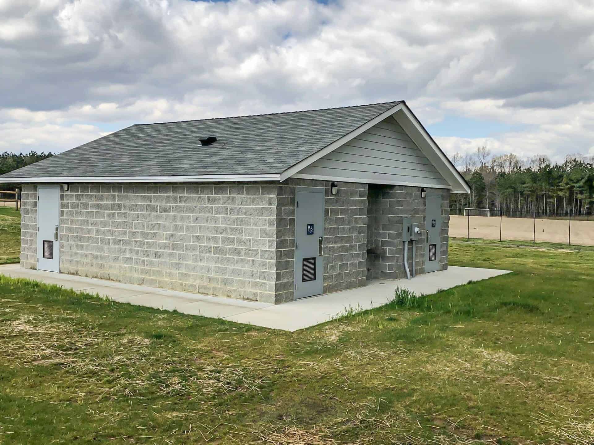 warming shelter for ski post