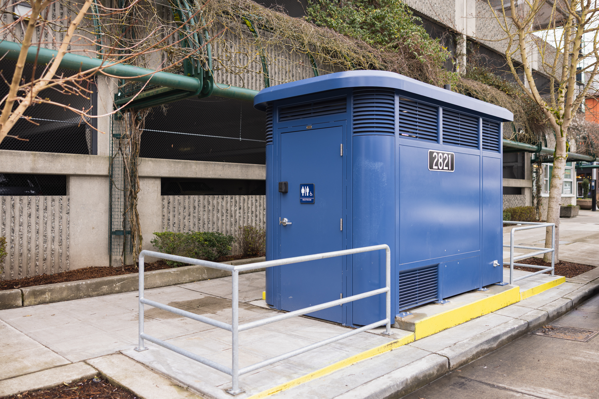 Everett Sidewalk Restroom, WA_small-19 owntown Sidewalk Restroom in Everett, Washington