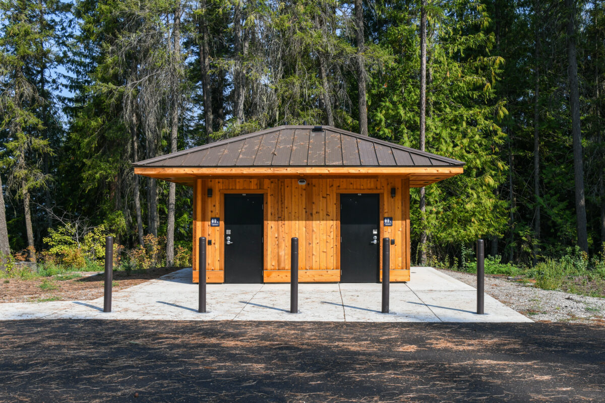 hydroelectric dam lookout restroom