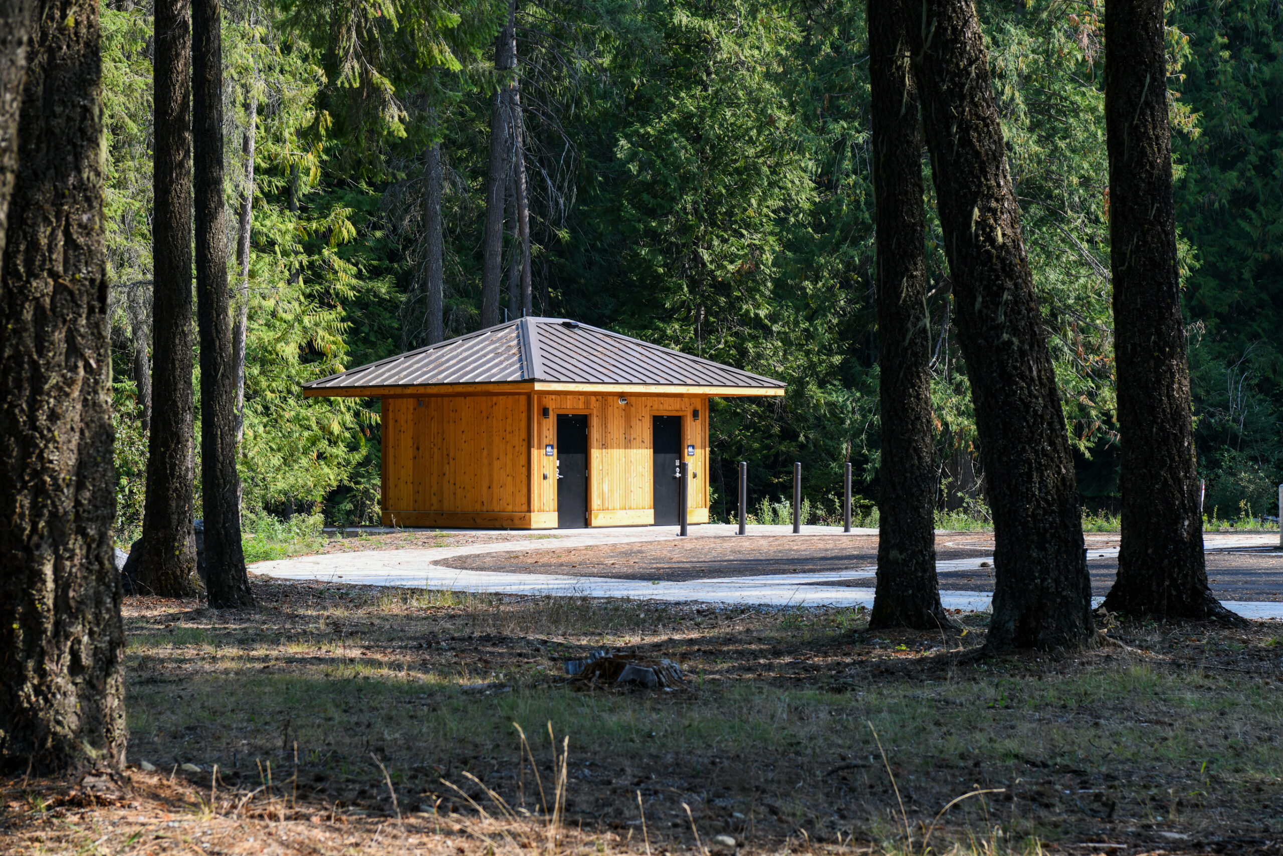hydroelectric dam lookout restroom